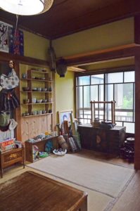 堀ごたつのある和室