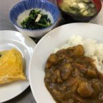 カレーとはんぺんたまごとおひたし