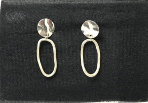 太めのワイヤーピアス